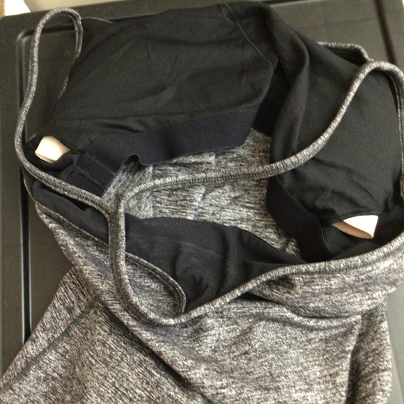 Lululemon 6 tank grey - Picture 3 of 7